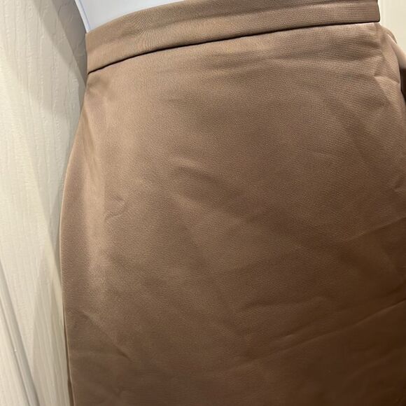 Expressss Skirt Sz 8 Tan Brown Slimming Ruffle Front Side Zipper Midi New Silky - Picture 3 of 9